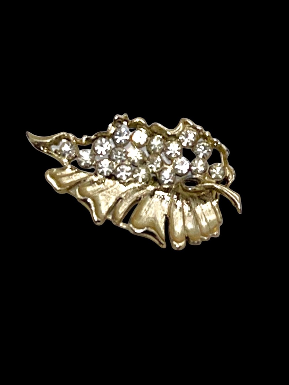 Dazzling Vintage Gold Tone Clear Rhinestone Textured Leaf Brooch Pin